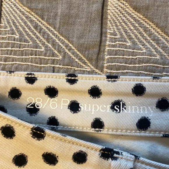 Polka dot skinny jeans NWOT. - Picture 4 of 8